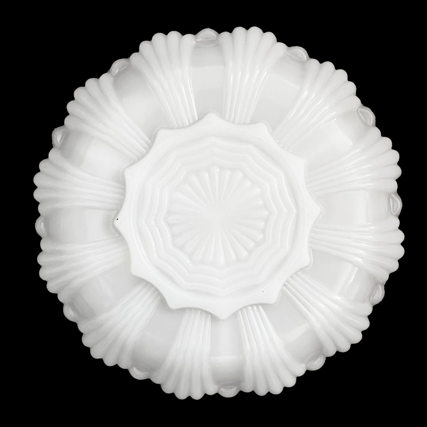 Anchor-Hocking-Milk-Glass-Sectioned-Serving-Plate_-Bottom-view.