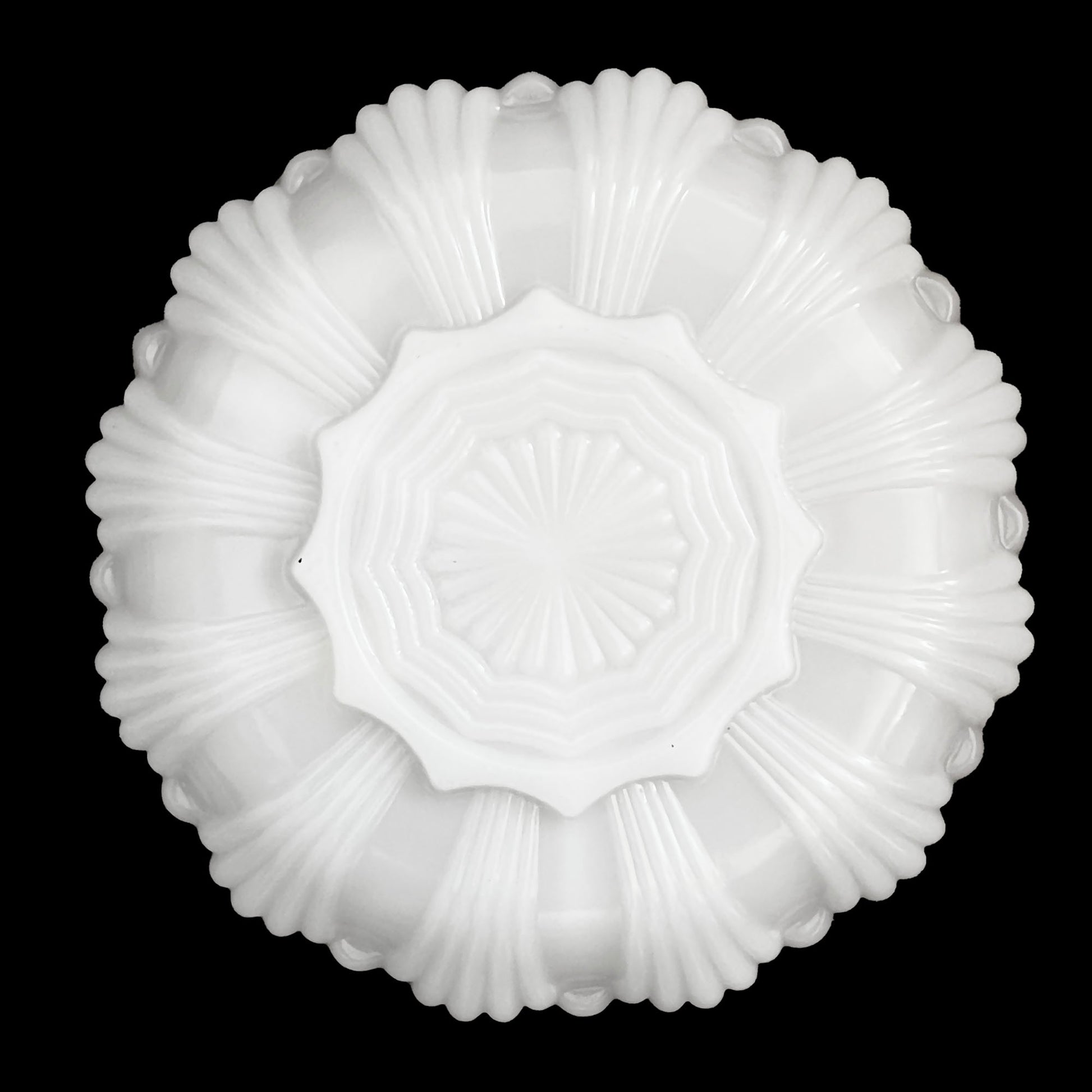 Anchor-Hocking-Milk-Glass-Sectioned-Serving-Plate_-Bottom-view.