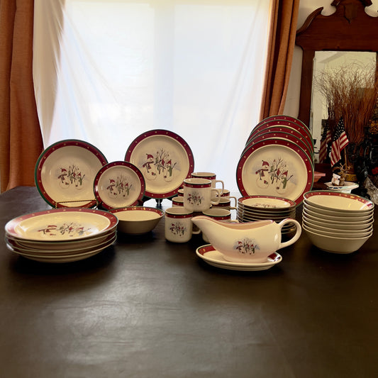 42pcs Royal Seasons Snowman Dinnerware Set for 10 plus Serving Pcs