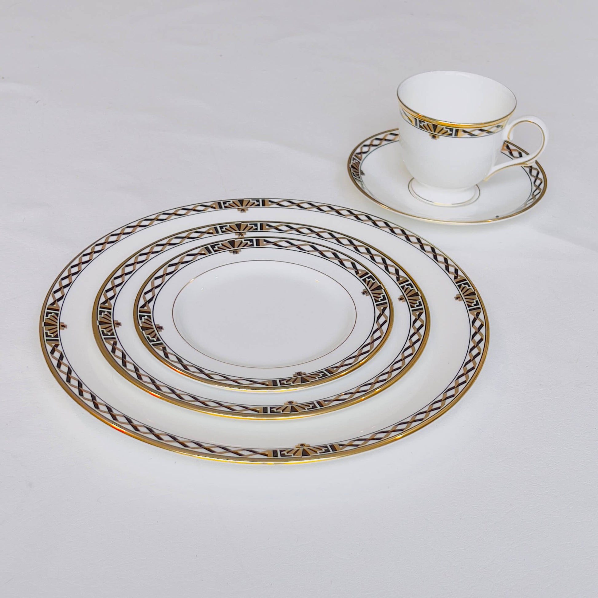 Lenox-Classics-Collection-American-Deco-China-Dinnerware-Set-Place-Setting.-