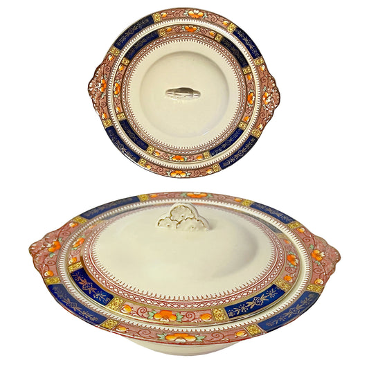 Queen-Mary-Sol-Covered-Round-Vegetable-Bowl.-Shown from the top and side.