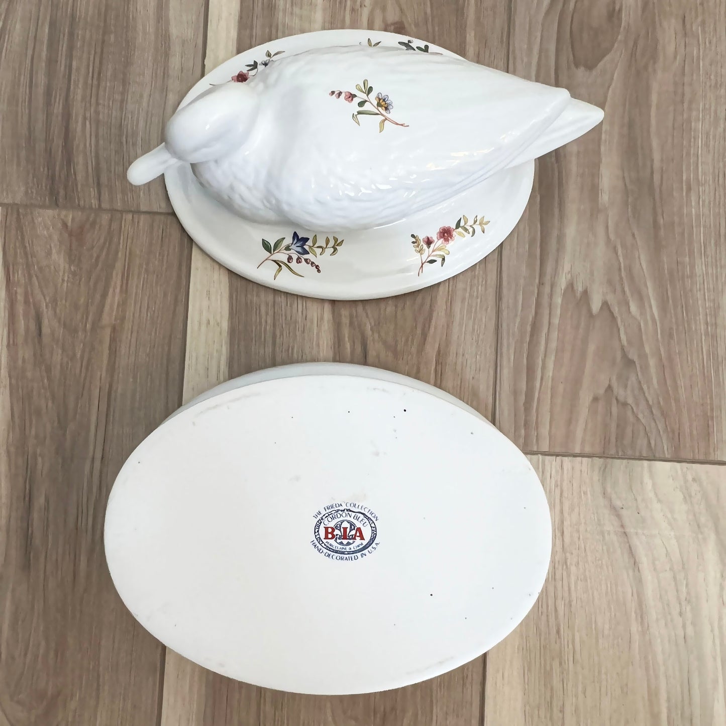 BIA-Cordon-Bleu-Duck-Covered-Casserole-Dish.-Versailles-Wildflower-showing brand