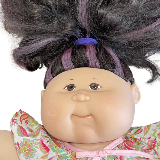 Cabbage-Patch-Doll-Vintage-Close-up-View-2.-Shop-eBargainsAndDeals.com.