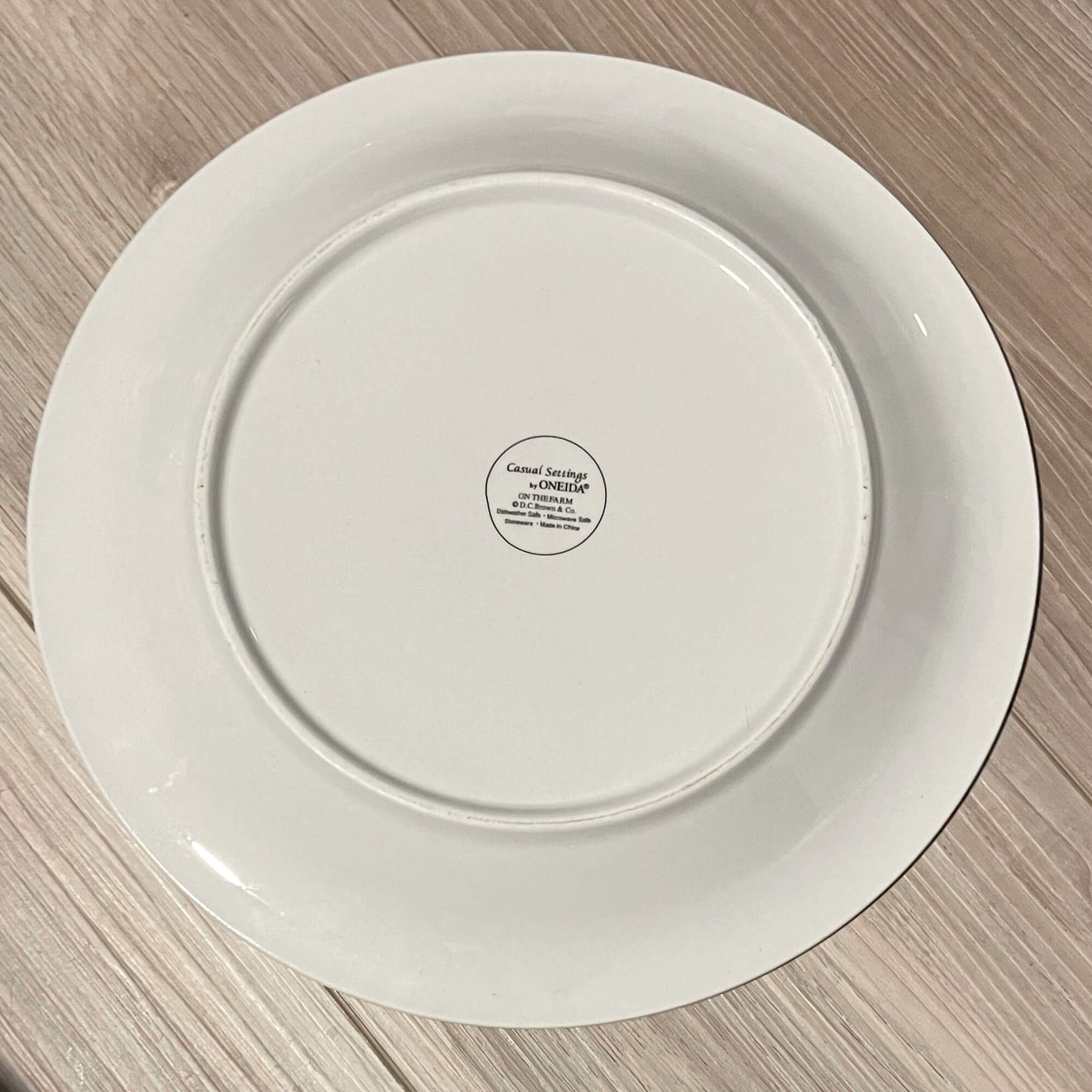 Casual-Stoneware-Dishes-On-the-Farm_-Oneida
