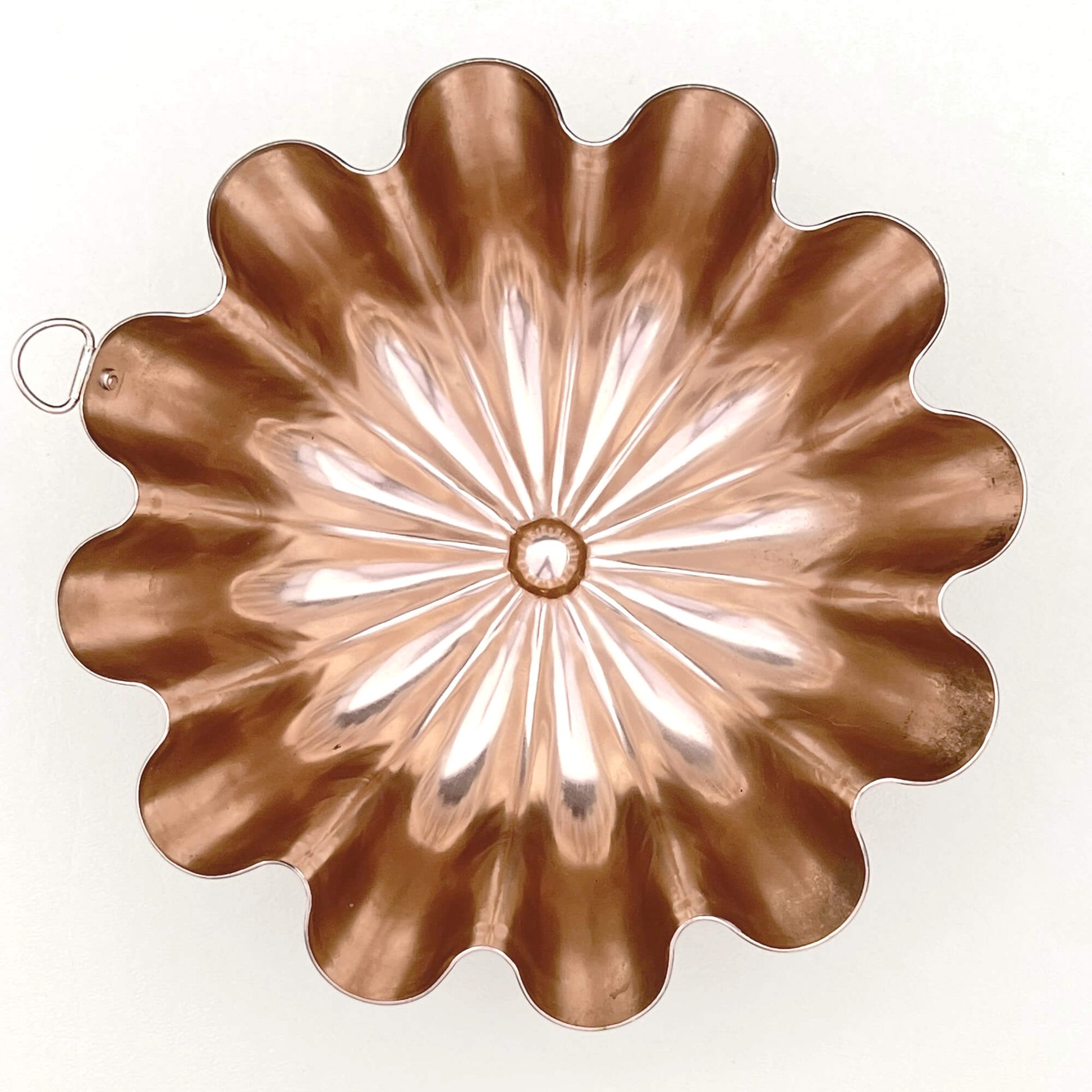 Copper-Fluted-Jell-O-Gelatin-Mold-3.5-Cups.-Botton-view.-Shop-eBargainsAndDeals.com