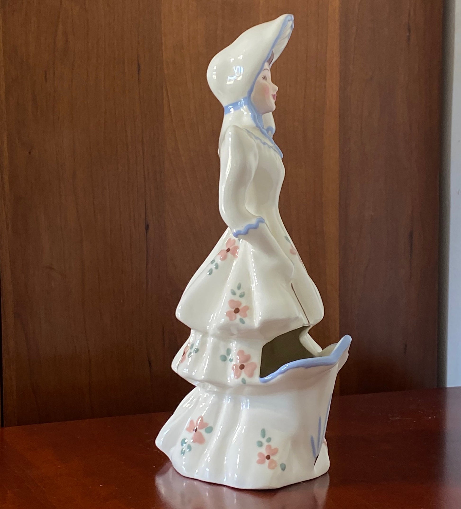 Florence-Ceramics-Porcelain-Figurine-Lady-Emily.-Side-view