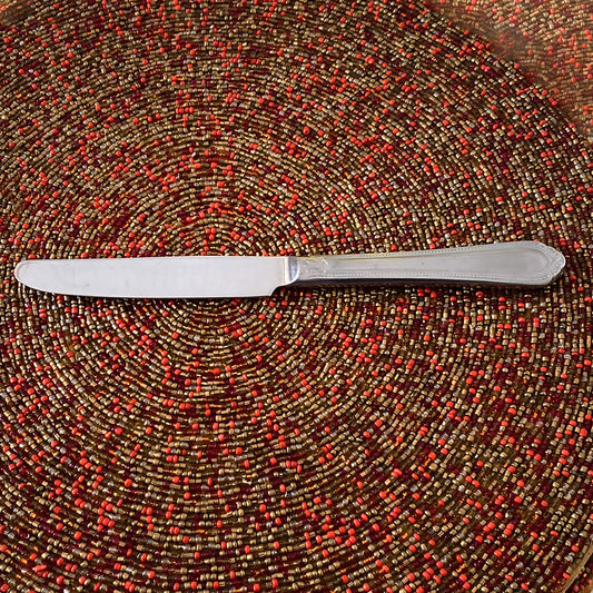 Hamton-Silversmiths-Lauren-Dinner-Knife_-Stainless-Steel-Frosted-Beaded-Trim