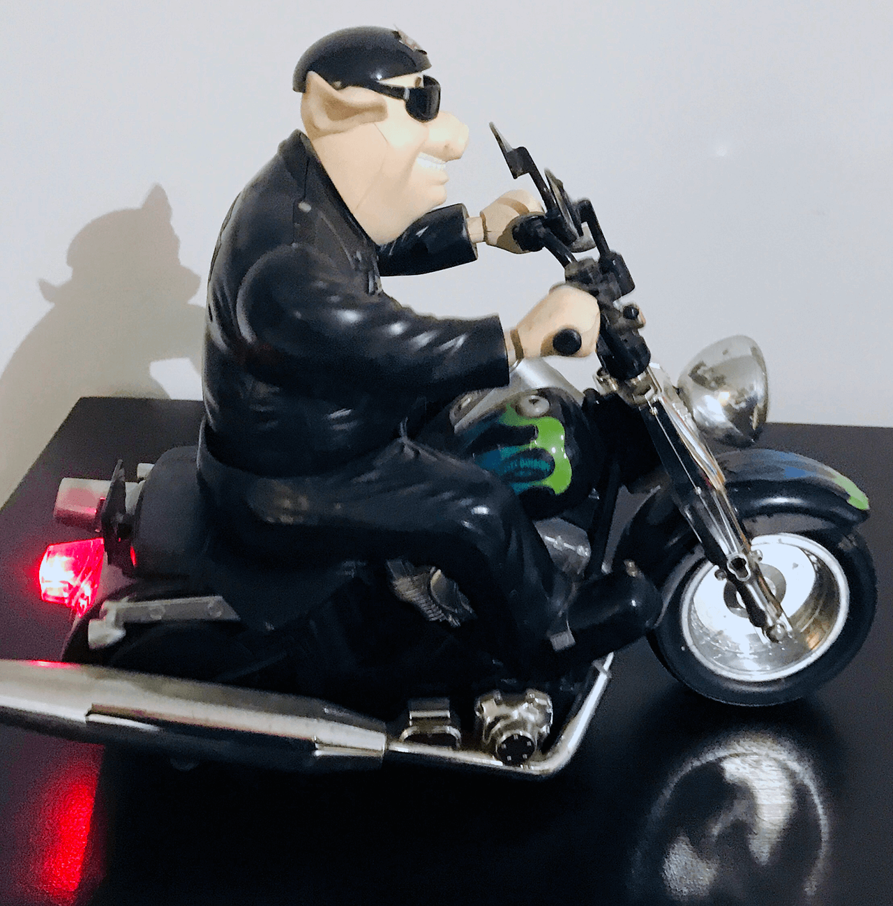 Harley-Davidson-MightyBikesWild-One-Motorcyle-Riding-Pig.png