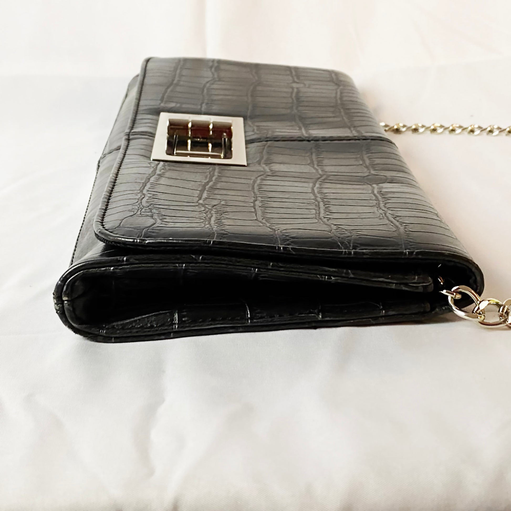 Lulu-Townsend-Black-Alligator-Envelope-Bag-Side-view.-Shop-www.eBargainsAndDeals.com