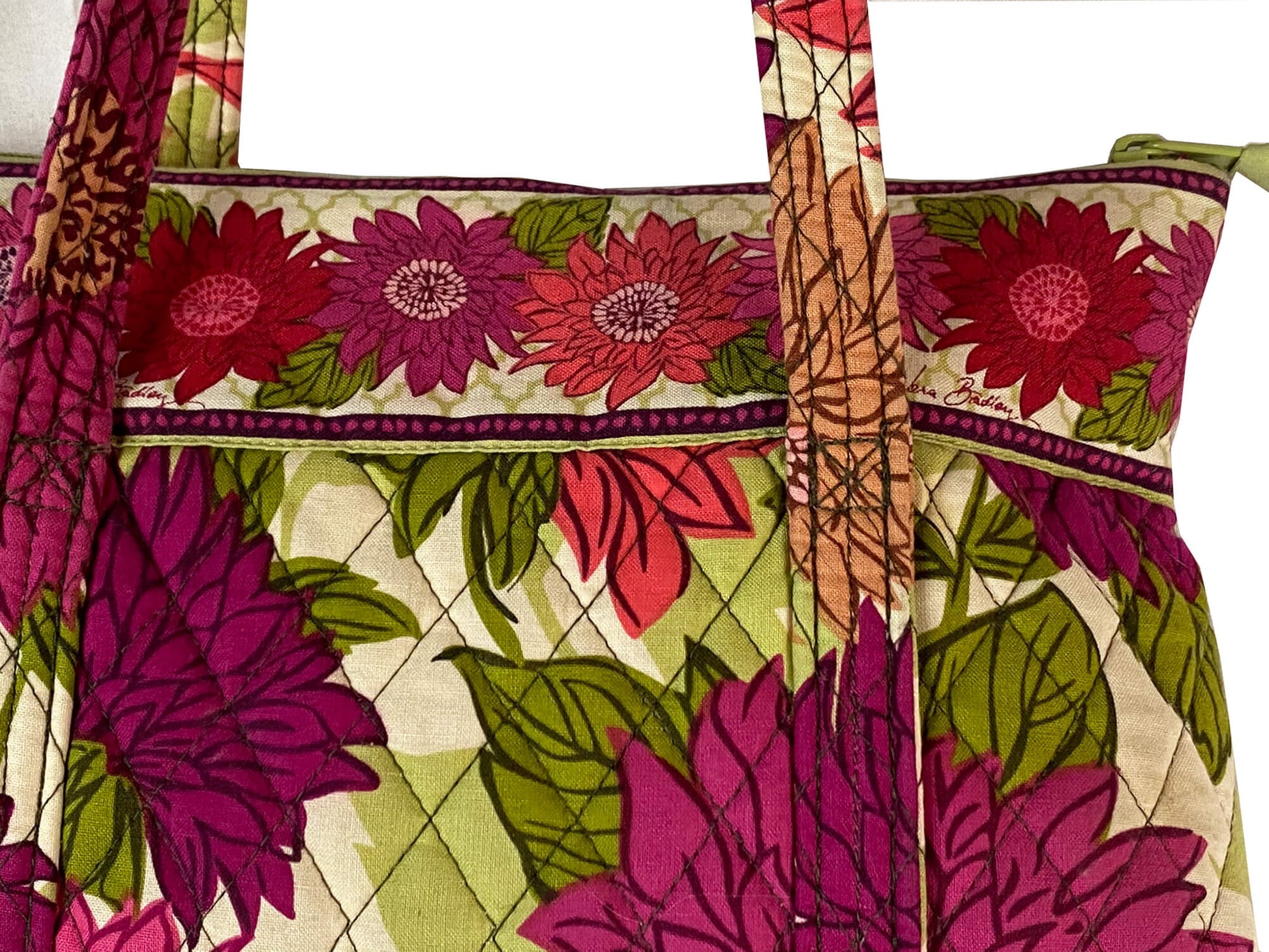 Vera-Bradley-Dahlia-floral-quilted-shoulder-bag. Close-up--view.