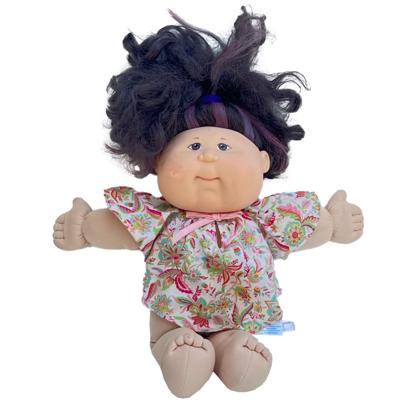 Vintage-Cabbage-Patch-Doll-Seated-View.-Xavier-Roberts.-Brown-eyes_-Black-hair.-Shop-eBargainsAndDeals.com.