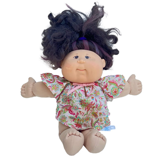 Vintage-Cabbage-Patch-Doll-Seated-View.-Xavier-Roberts.-Brown-eyes_-Black-hair.-Shop-eBargainsAndDeals.com.