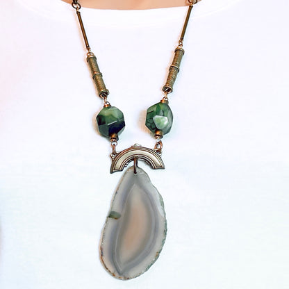 Agate-Stone-Pendant-Necklace_-Jon-Michaael.