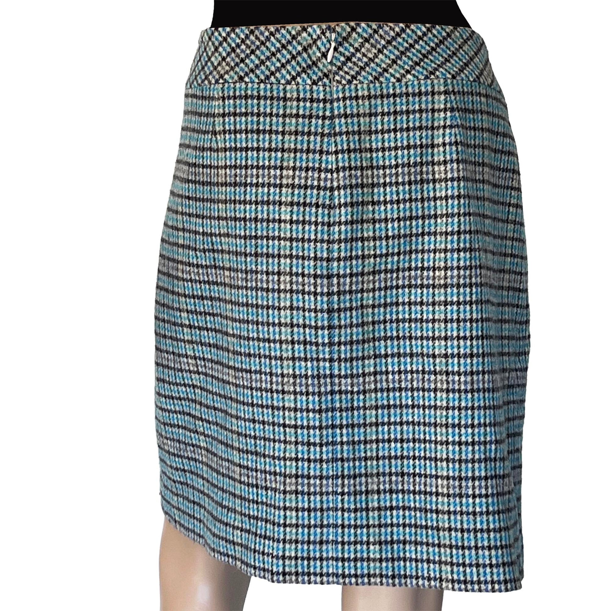 lue_-Black_-Gray-Glen_s-Plaid-Women_s-Skirt.-Back-view.-Shop-eBargainsAndDeals.com