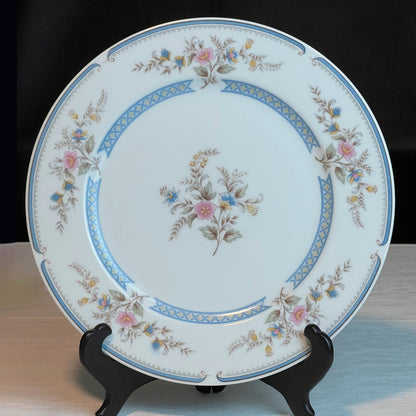 Brookwood-Floral-Porcelain-Dinner-Plate.-