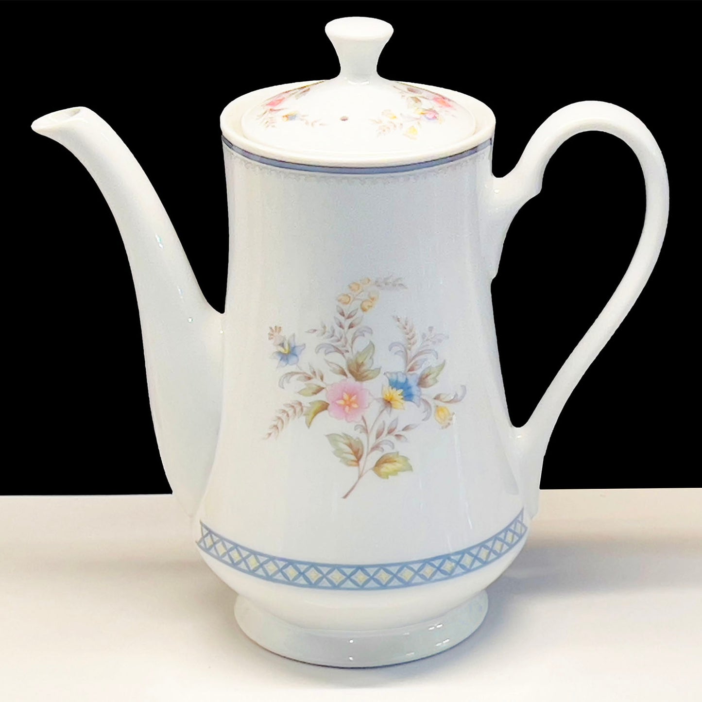 Brookwood-Porcelain-Coffee-Pot-and-Lid.-Side view-