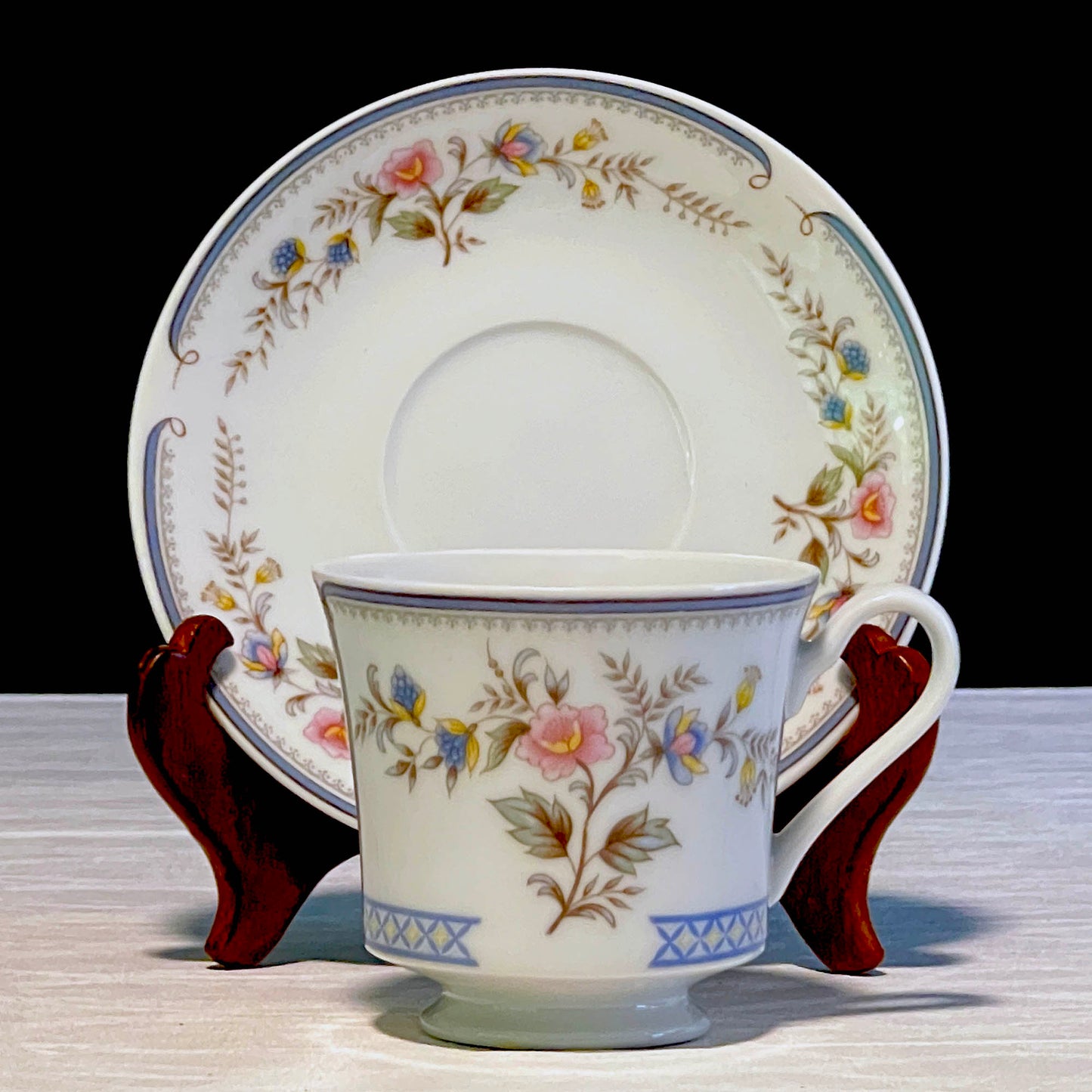 Brookwood-Porcelain-Floral-Cup-and-Saucer.