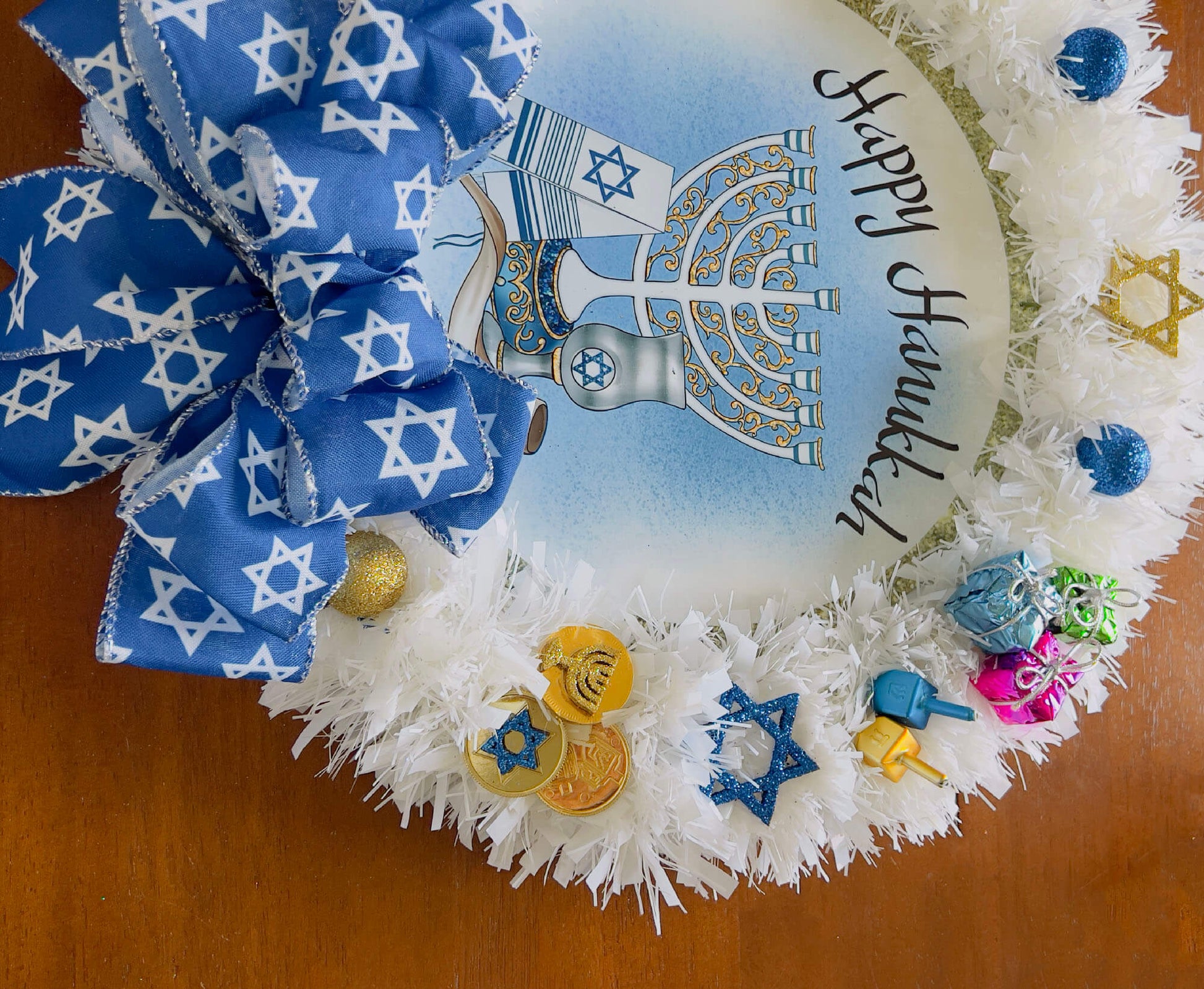 Chanukah-Jewish-Wreath-Close-up.-www.eBargainsAndDeals.com