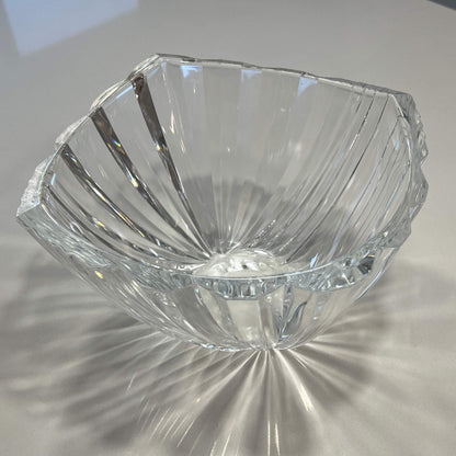 Lead-Crystal-Bowl_-Clear_-Swirl-Pattern.-Interior-view.-