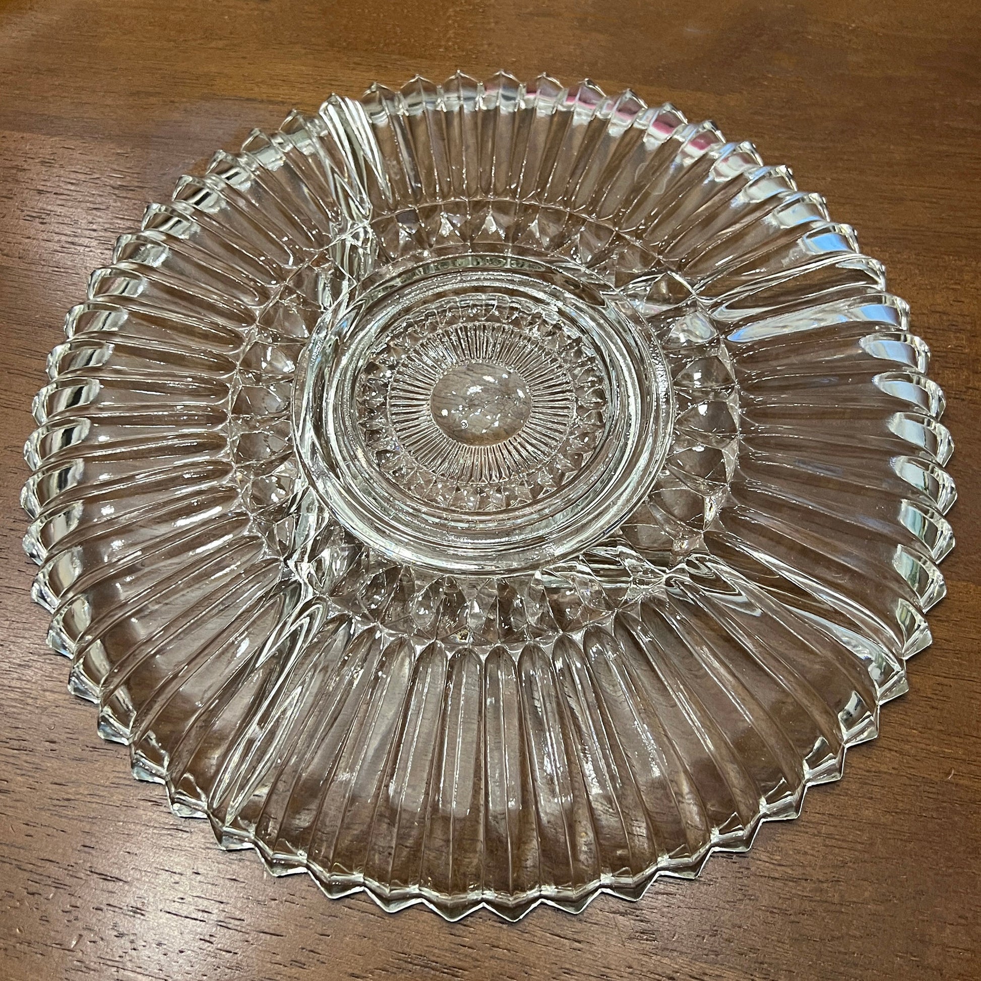 Indiana-Glass-Round-Pressed-Glass-5-Section-Serving-Plate.-Bottom-view.