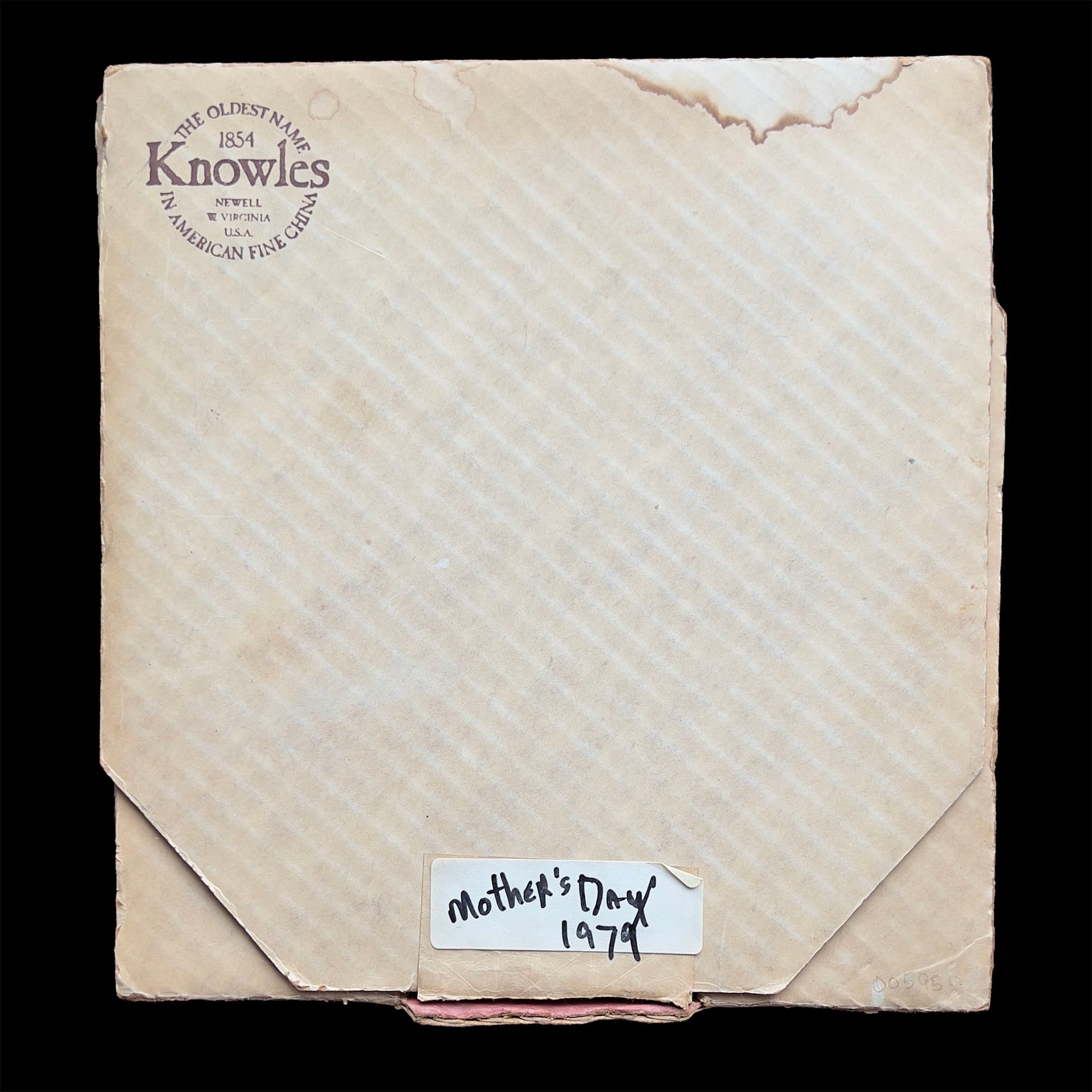 Knowles-Mother-s-Day-Plate-Box-Showing discoloration-at-the-top