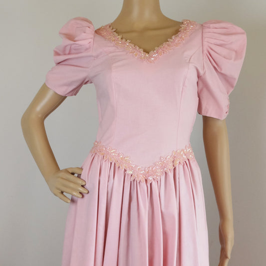 Laura-Ashley-Pink-Bridesmaid-Dress.-Front-view.-Shop-eBargainsAndDeals.com