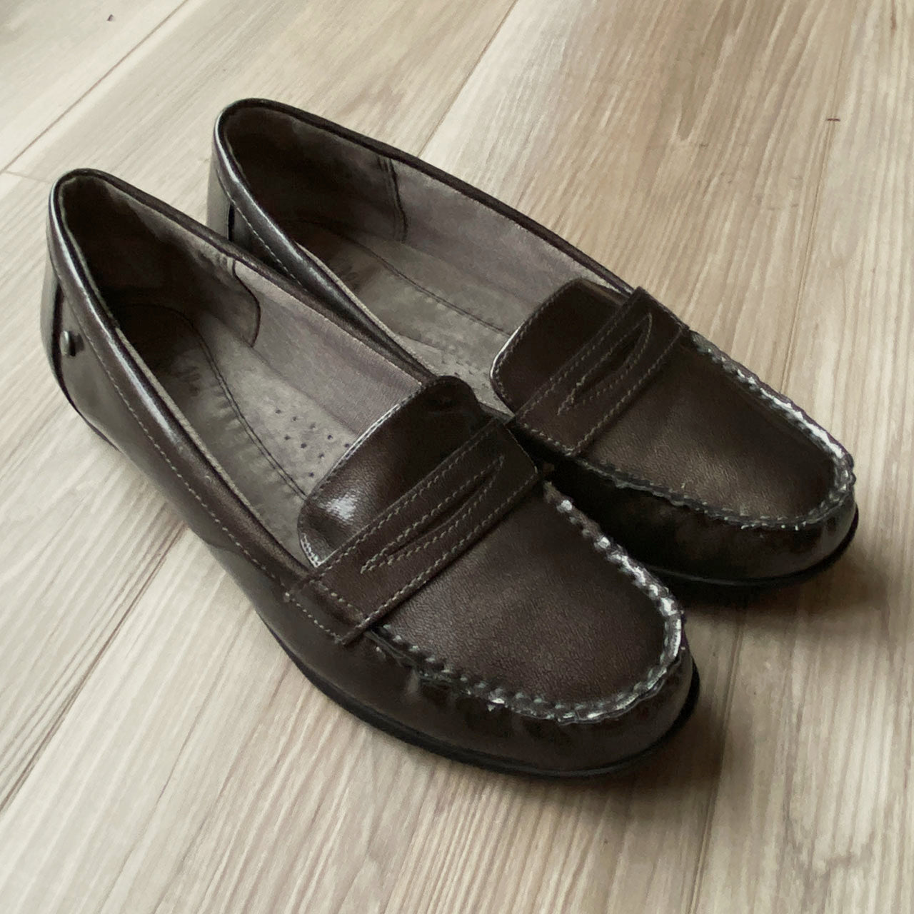 Life-Stride-Penny-Loafer-Driver-Size-8M_-Brown-Patent-Leather_-side-view-2-shop-eBargainsAndDeals.com