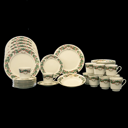 39pc Royal Majestic NOEL Christmas Dinnerware Set, Service for 8