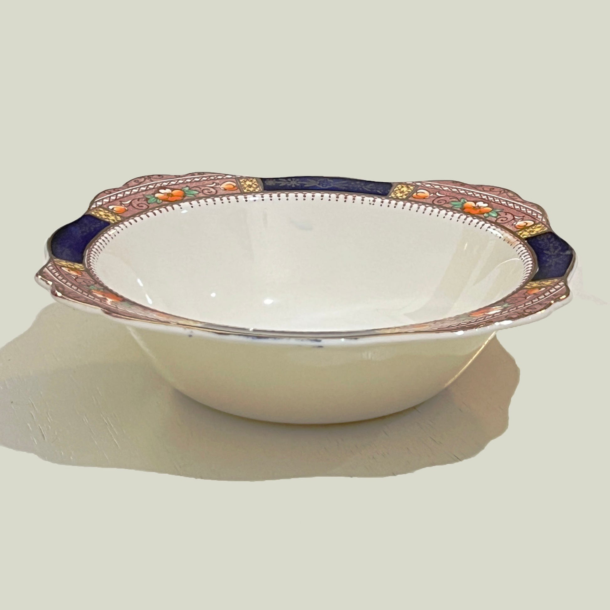 Queen-Mary-SOL-antique-vegetable-serving-bowl-by-J_G-Meakin-England.-9.25" -Side-view.-