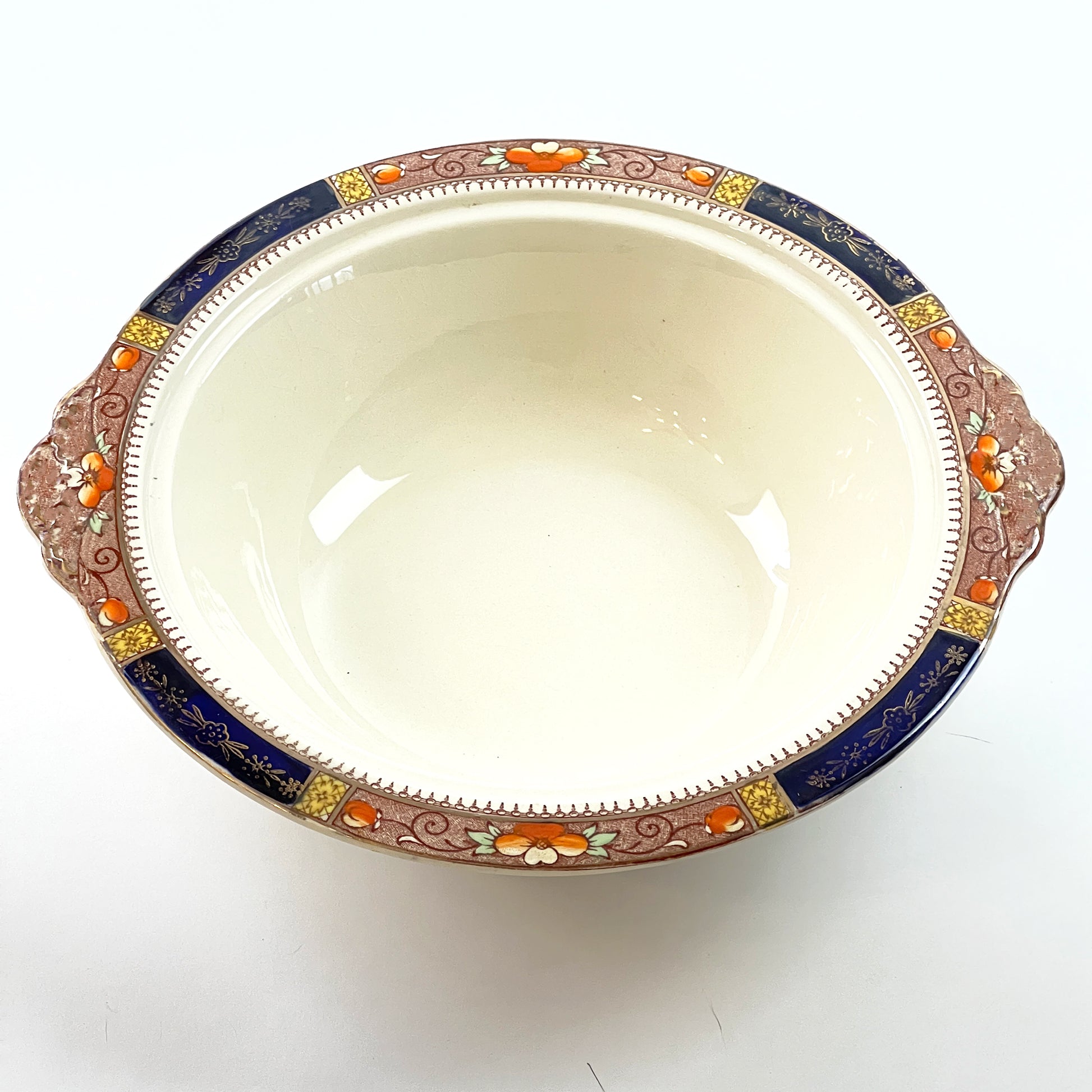 Queen-Mary-Sol-Covered-Round-Vegetable-Bowl-unCovered.-Top-view.-Shop-eBargainsAndDeals.com