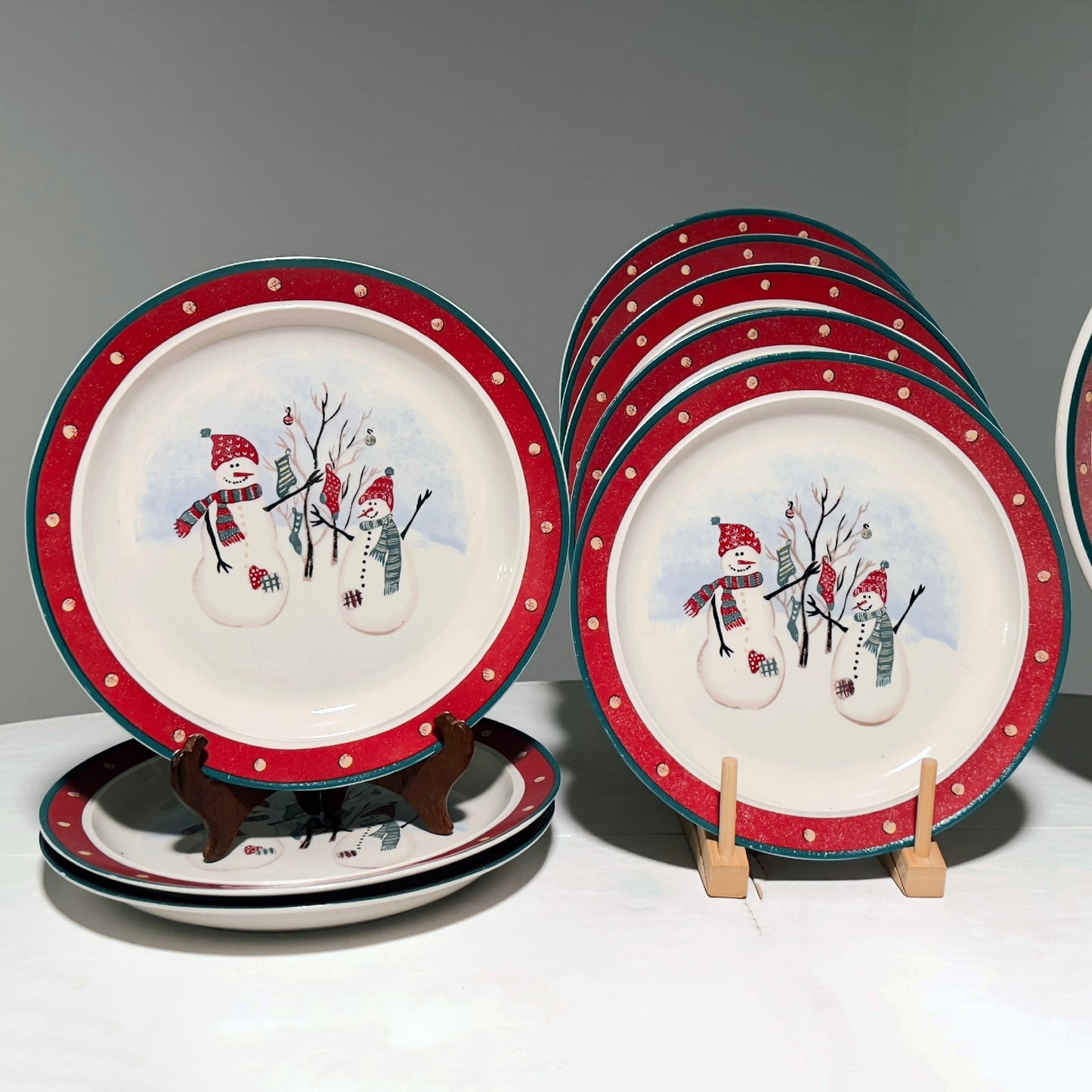 Royal-Seasons-Snowmen-Stone-Dinner-Plates.-Showing 8 of 10 Plates