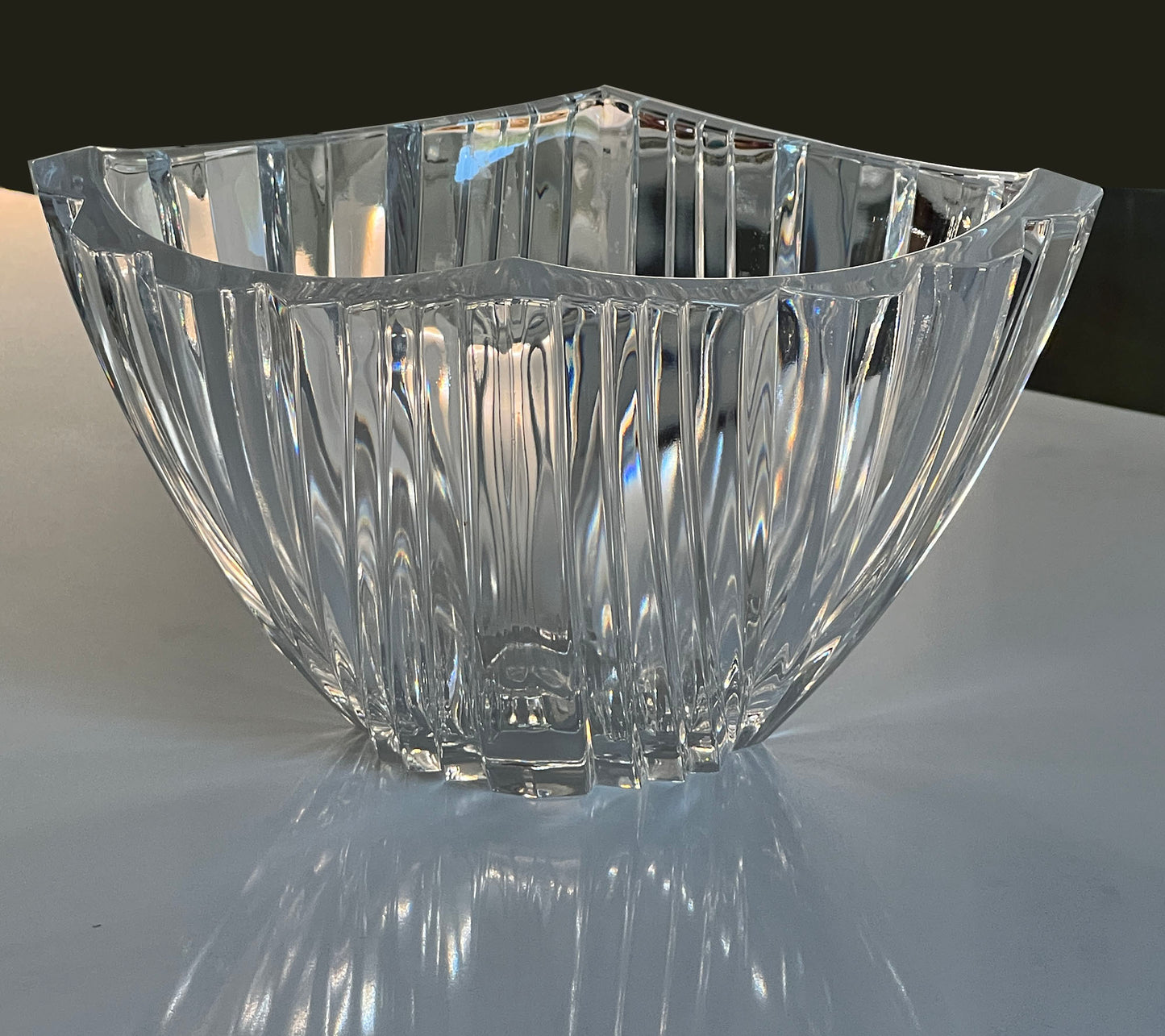 Stunning-Lead-Crystal-Decorative-Swirl-Pattern-Bowl.