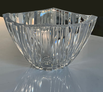 Stunning-Lead-Crystal-Decorative-Swirl-Pattern-Bowl.