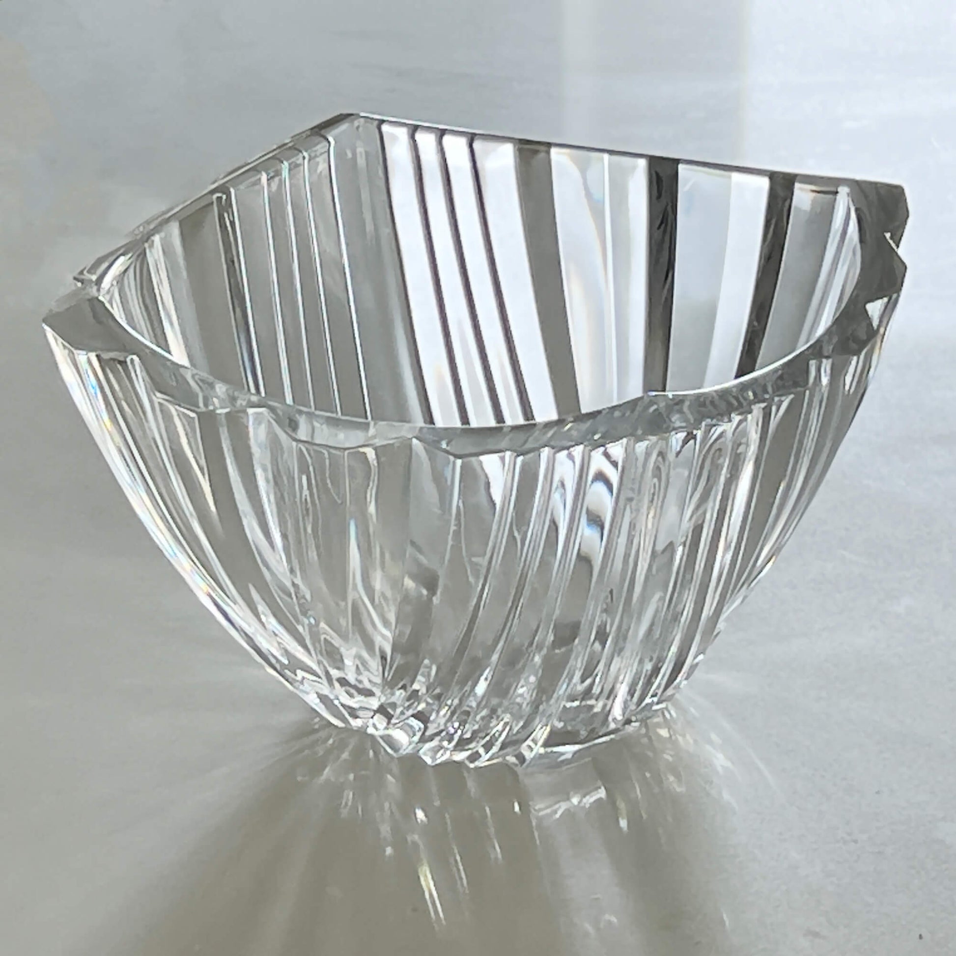 Swirl-Pattern-Clear-Decorative-Crystal-Bowl.-Shop-eBargainsAndDeals.com