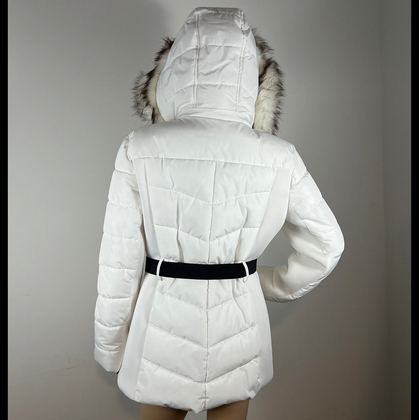 White-Quilted-Puffer-Jacket-with-Black-Belt-London-Fog.-Back-view.