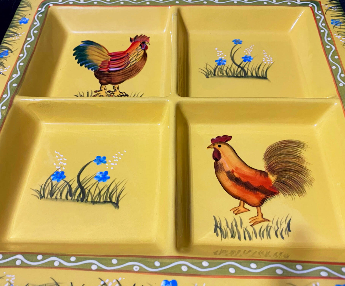 jay-import-yellow-ceramic-rooster-4-sectioned-serving-plate-close-up.