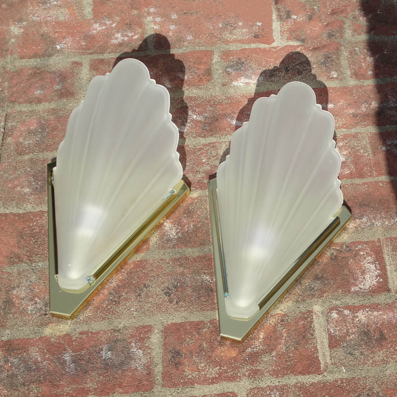 quoizel-Art-Deco-1930s-Gold-Frosted-Glass-Wall-Sconces. www.eBargainsAndDeals.com