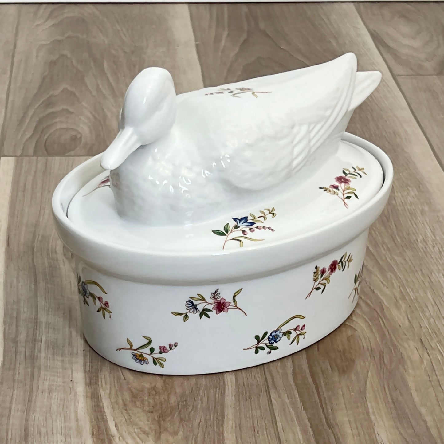 BIA-Cordon-Bleu-Duck-Covered-Casserole-Dish_angle-View.