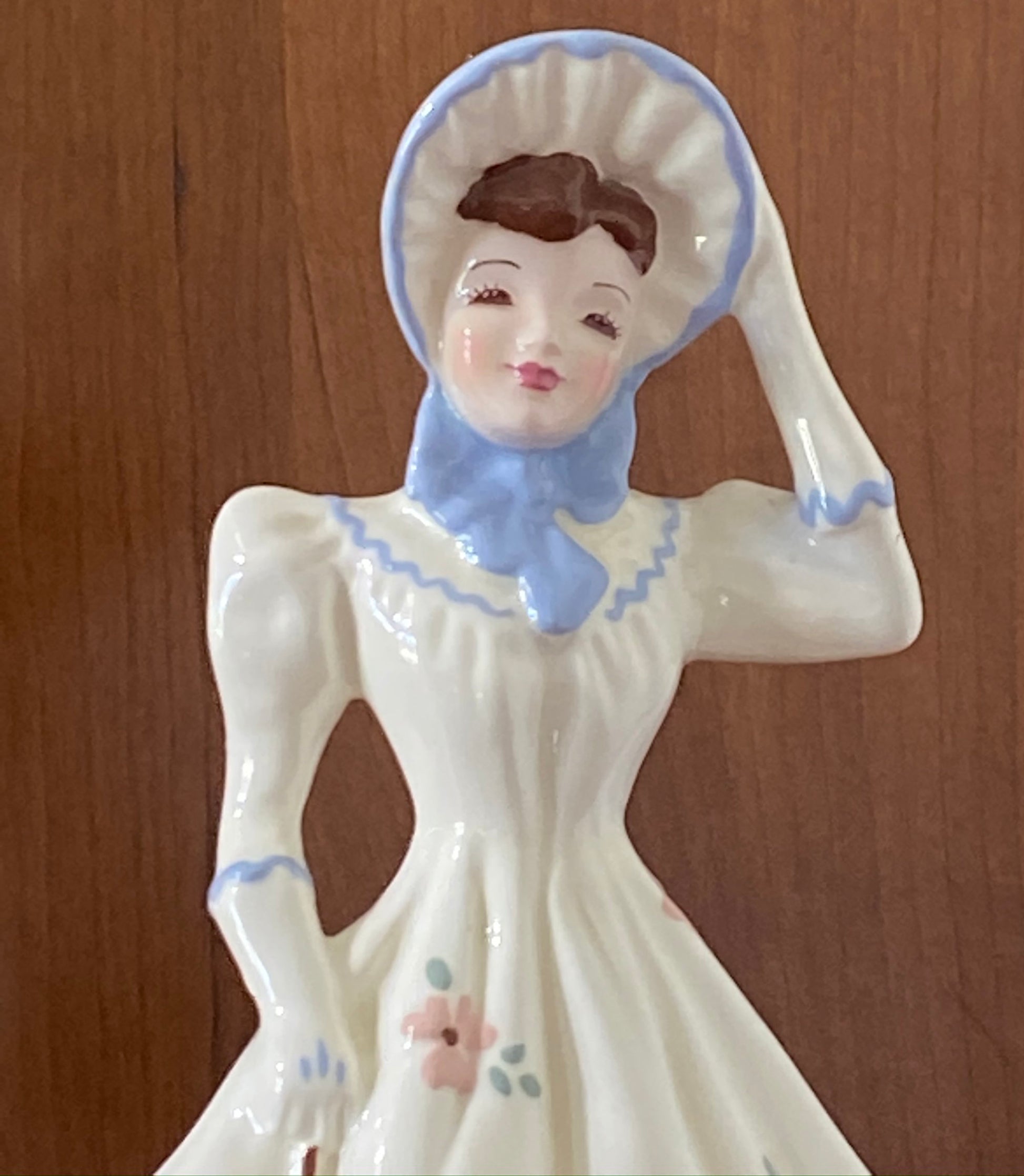 Florence-Ceramics-Lady-Emily-Figurine-with-Parasol-Vase