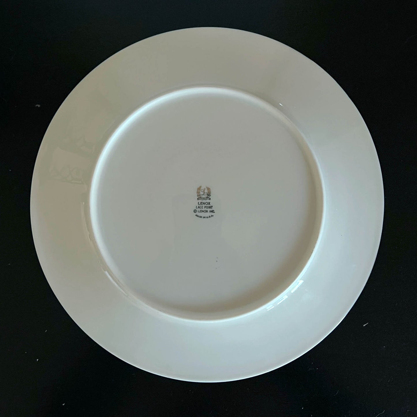 Lenox-Lace-Point-Floral-China-10.75-in-Dinner-Plate.-Back-view-2.-Shop-eBargainsAndDeals.com.