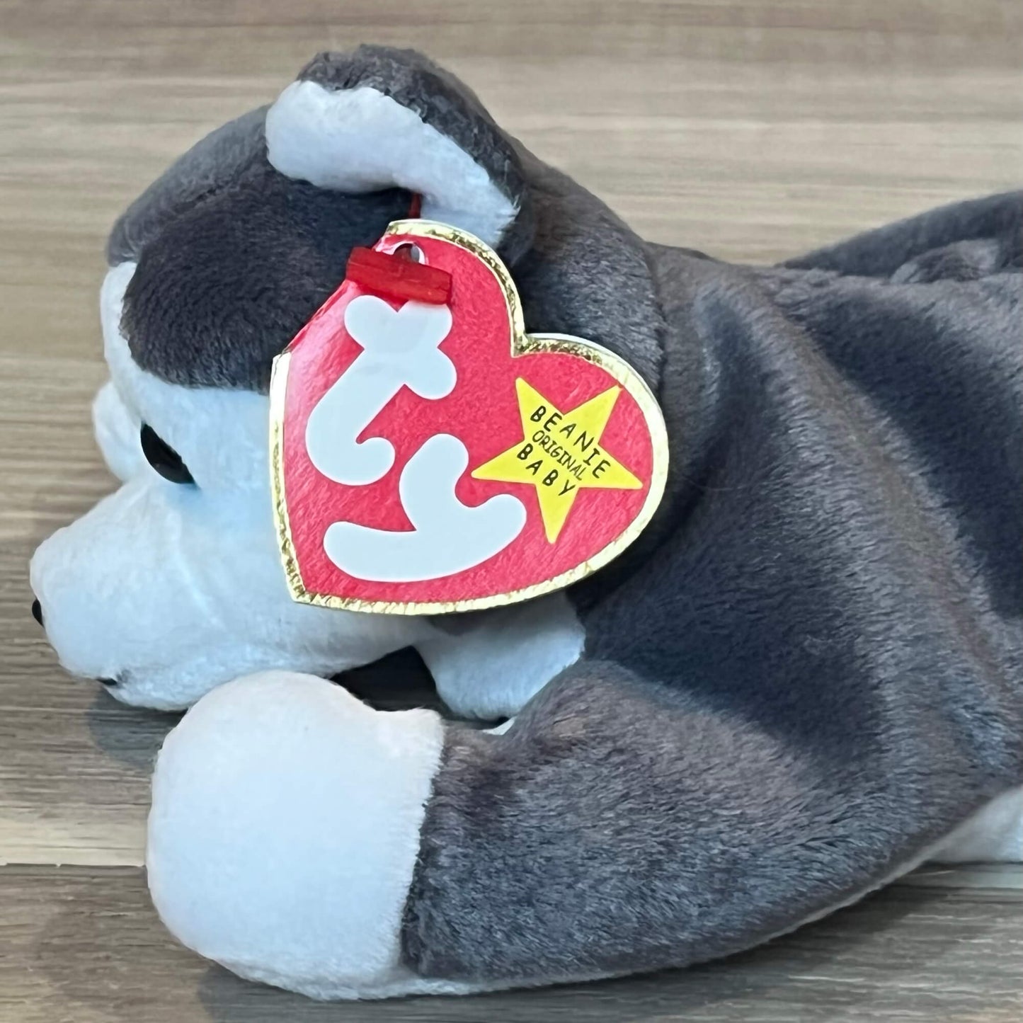 Ty-Beanie-Babies-Collection-NANOOK-the-Husky-Dog-Stuffed-Toy_1996-Close-up-view.-Shop-eBargainsAndDeals