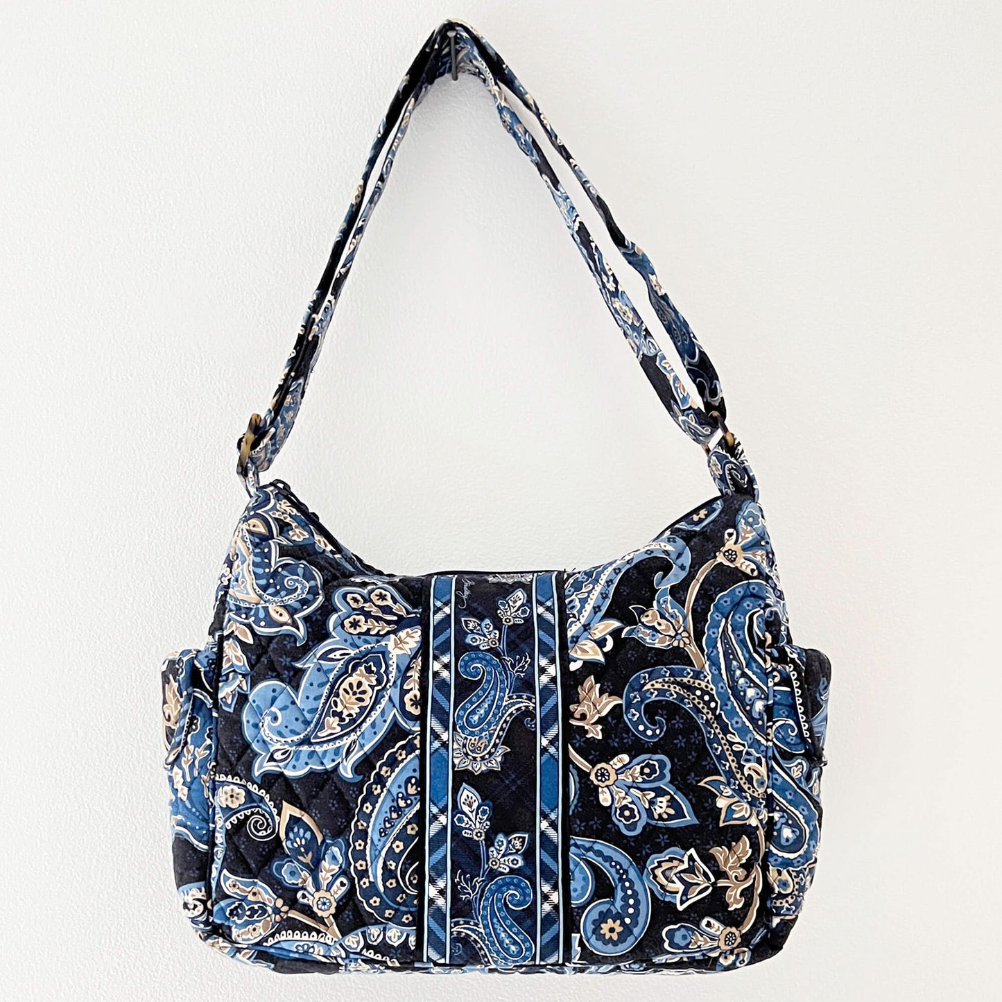 Vera-Bradley-Windsor-Navy-Quilted-Crossbody-Handbag.-Front-view.-Shop-eBargainsAndDeals.com