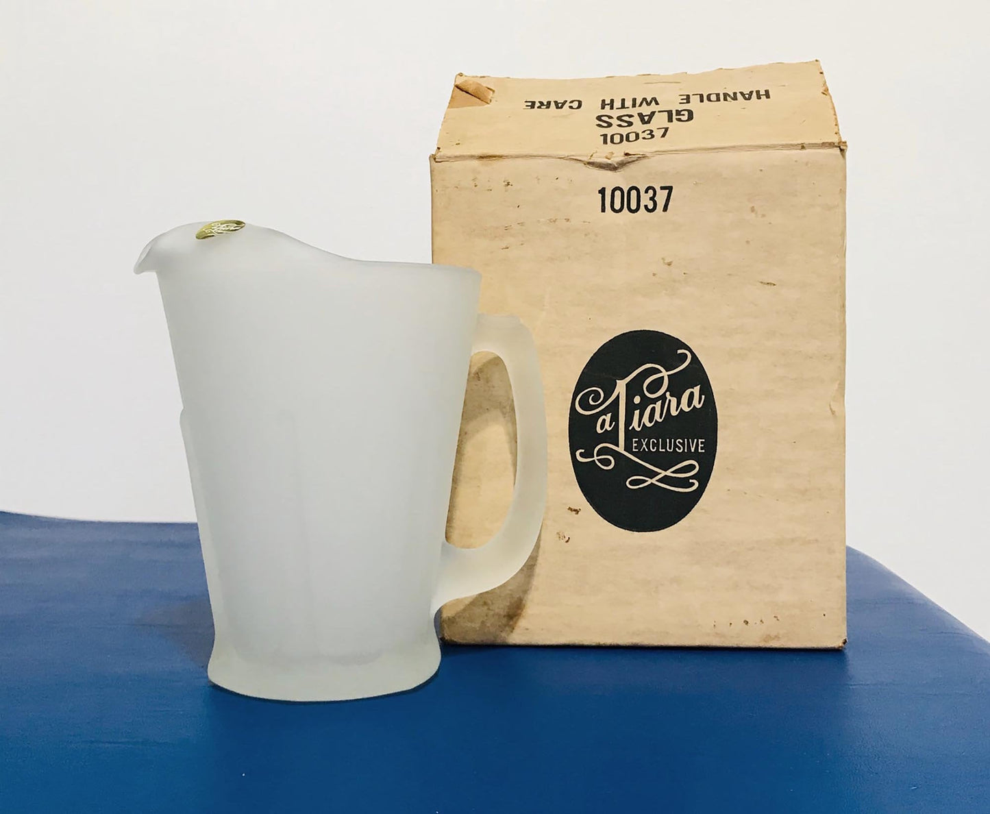 NEW Vintage Tiara Frosted Glass Water Pitcher Beverage Holder 48 oz. 6 cups - PawPurrPrints.com